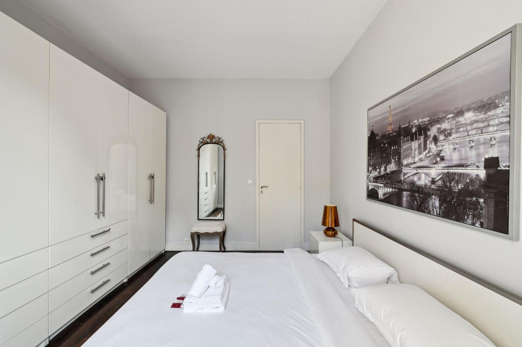 Champs-Elysees & Arc De Triomphe - Cityapartmentstay Paris Extérieur photo
