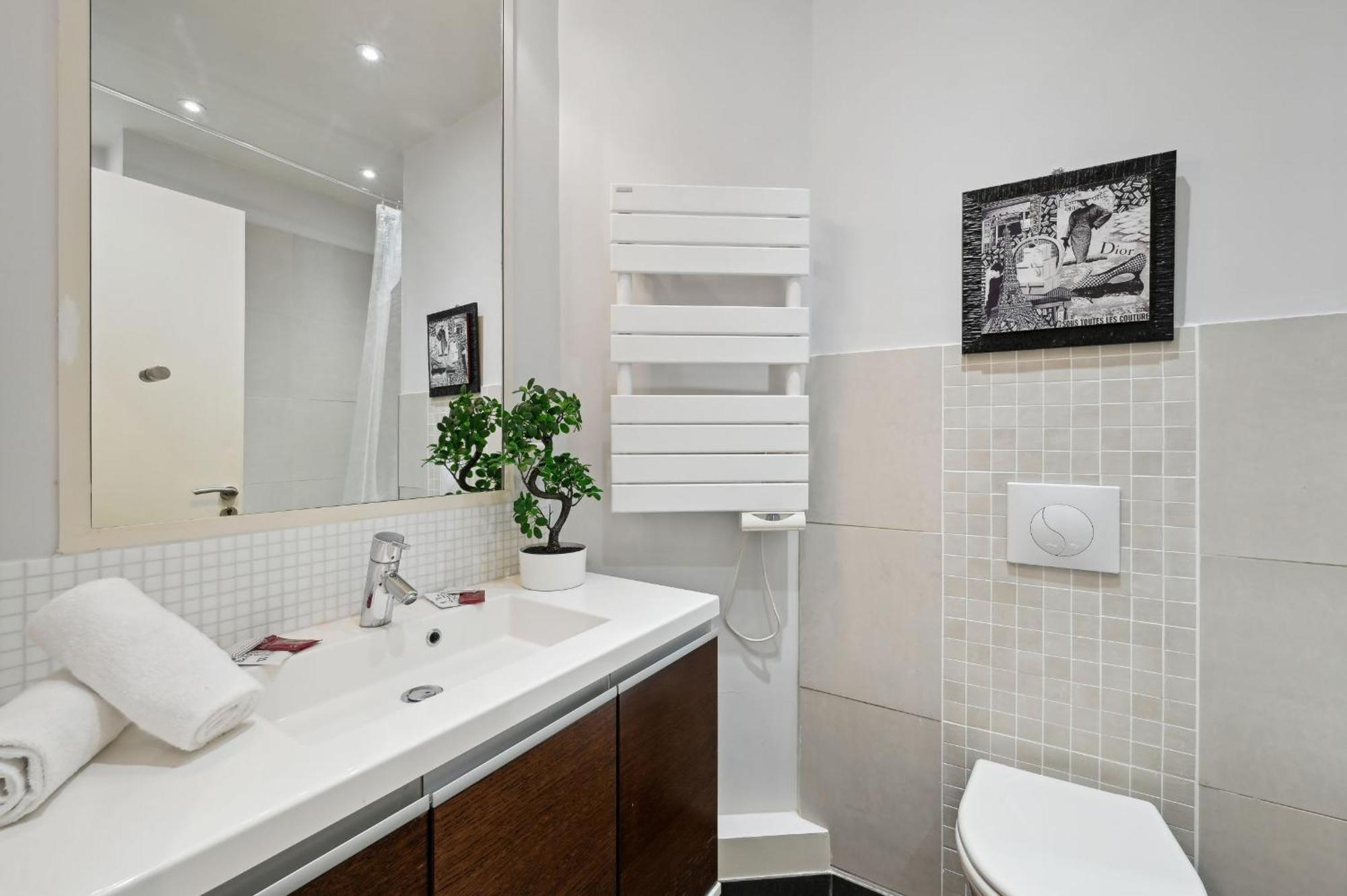 Champs-Elysees & Arc De Triomphe - Cityapartmentstay Paris Extérieur photo